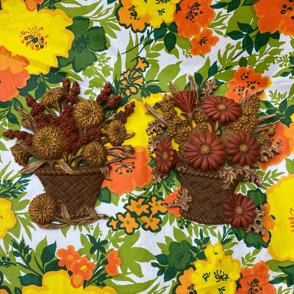 Vintage wall plaques